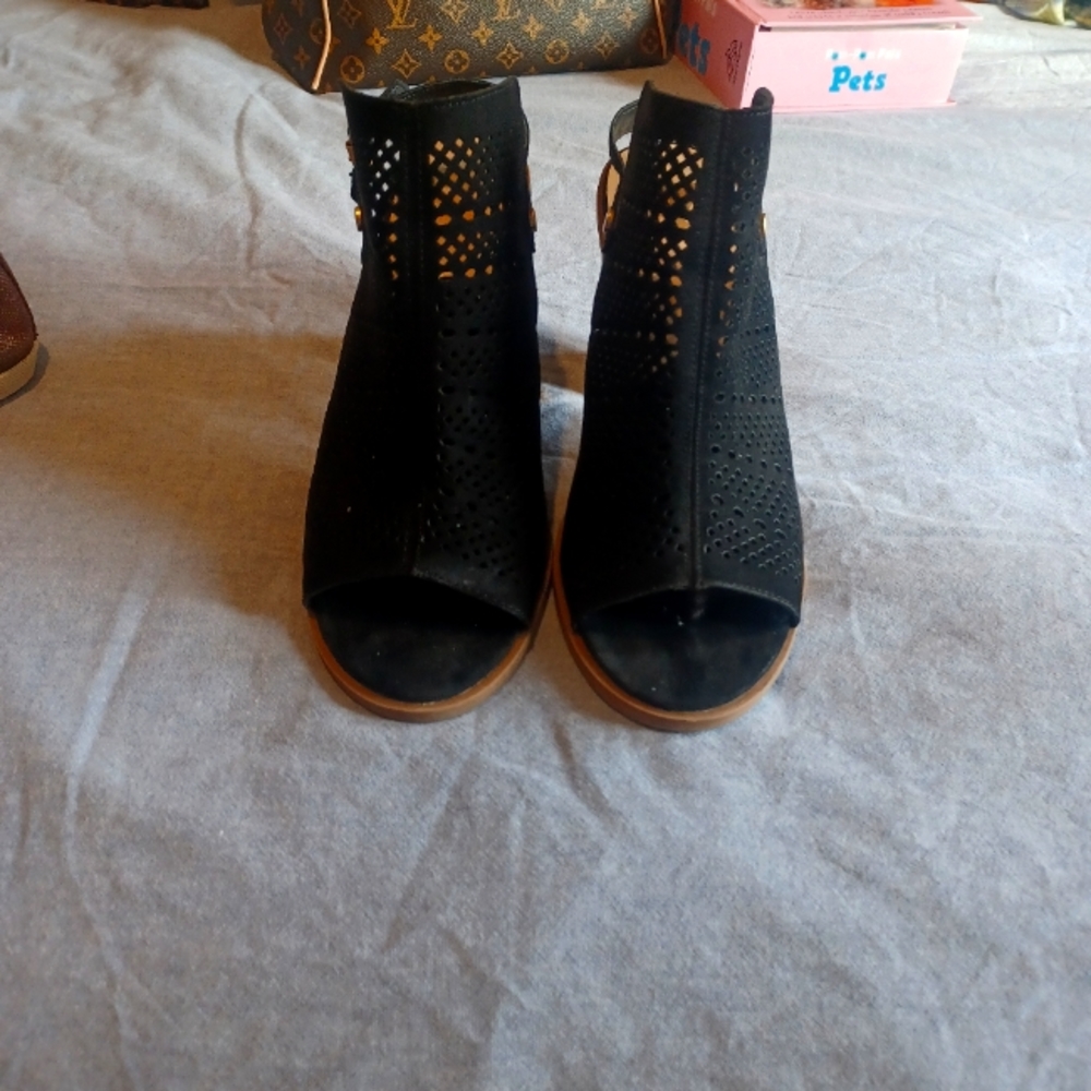 Dolce vita size 11 peep toe